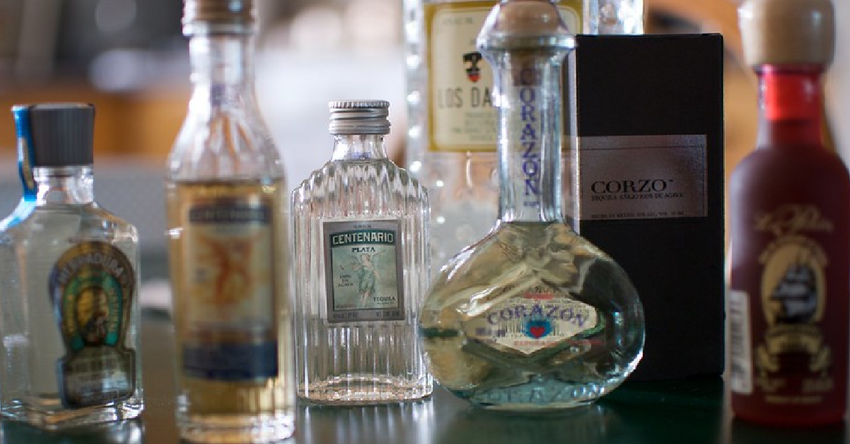 The Difference Between Tequila And Mezcal | 12 Tomatoes