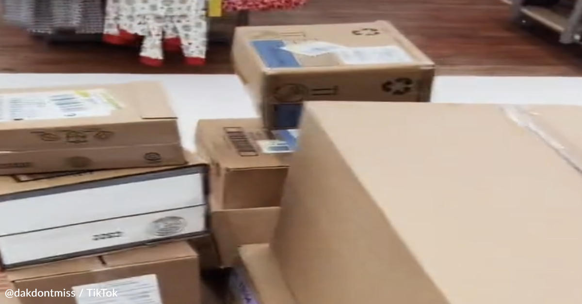 Walmart Employee Shares What It’s Like To Be An Overnight Stocker 12