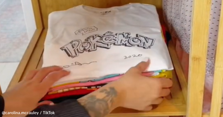 How To Fold A Shirt Perfectly In 3 Seconds