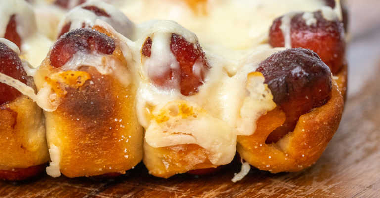 Pull-Apart Pigs in a Blanket Bread