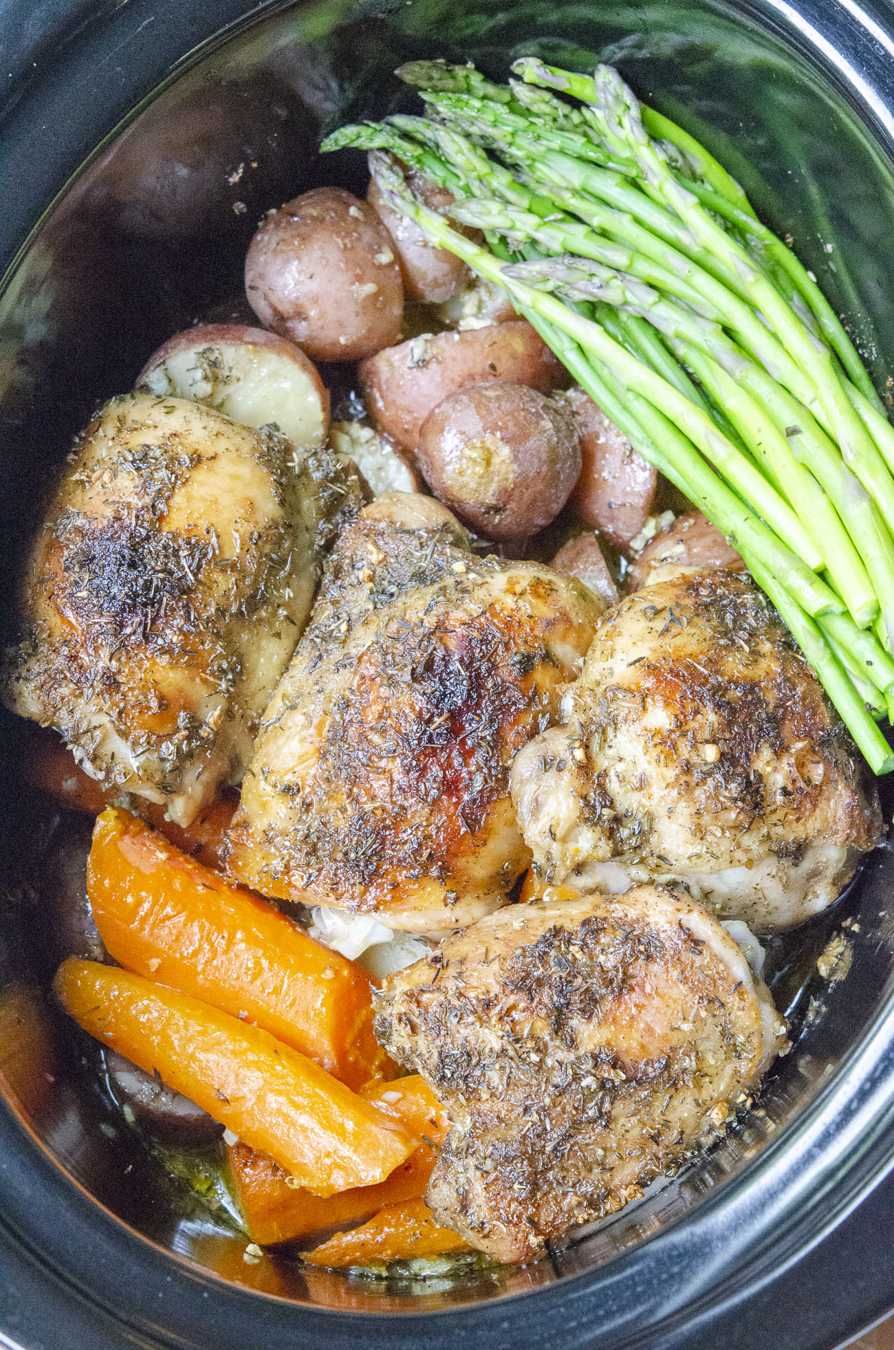 https://cdn.greatlifepublishing.net/wp-content/uploads/sites/2/2022/04/15112833/Slow-Cooker-Lemon-Chicken-and-Veggies_Vertical_03.jpg