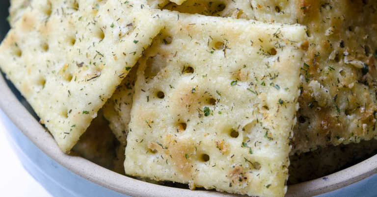 Dill Pickle Saltines