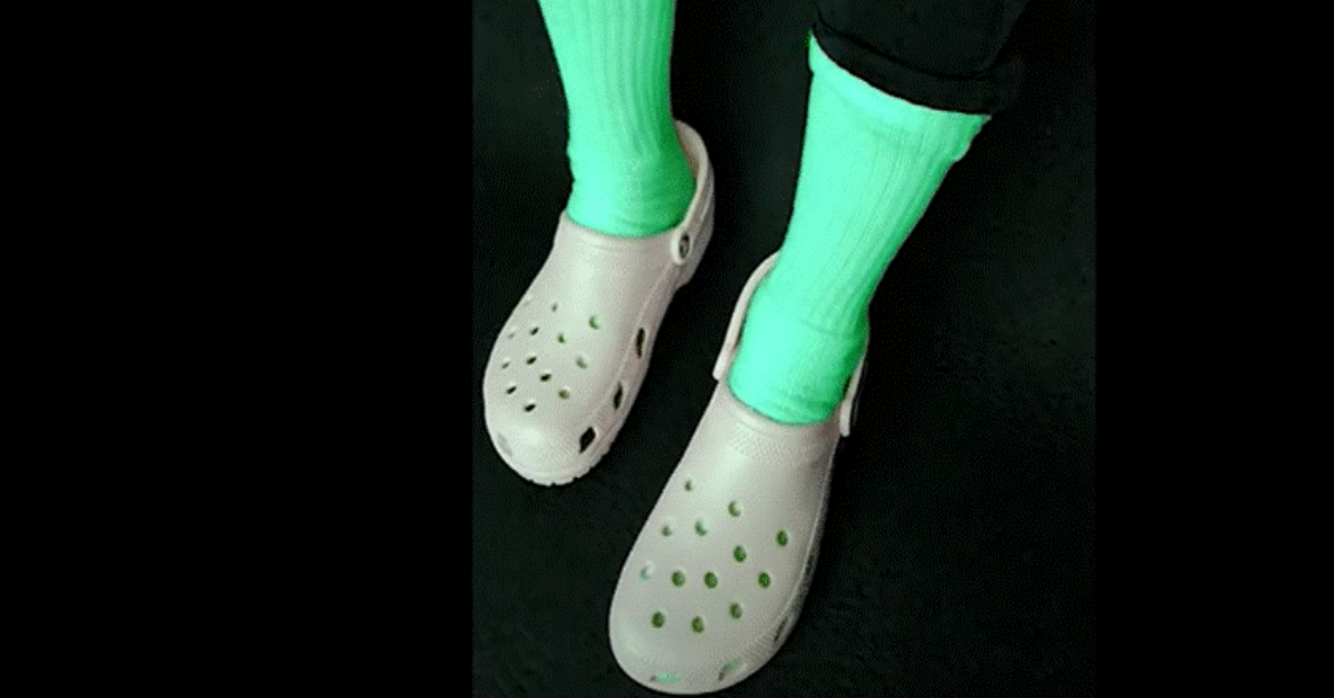 The Internet Is Divided Over A ‘Crocs & Socks’ Illusion | 12 Tomatoes