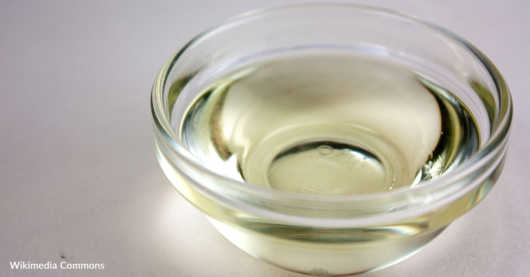What’s The Difference Between Canola Oil And Vegetable Oil?