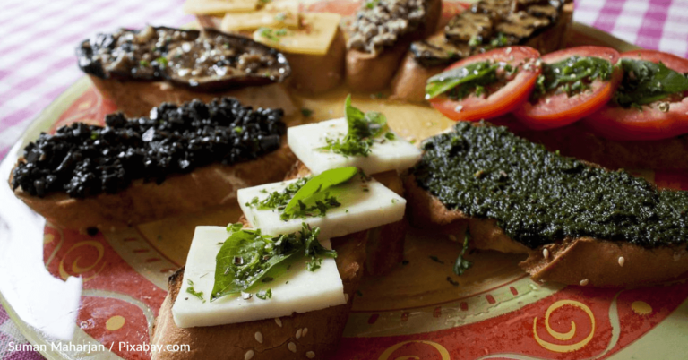 Infographic Shows The Different Times Europeans Eat Dinner