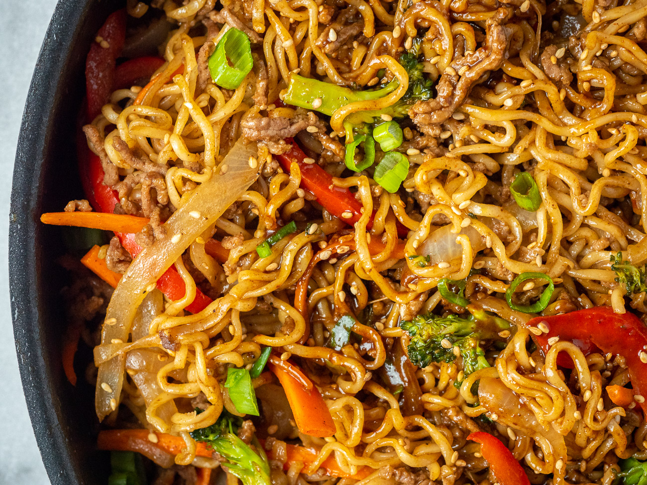 https://cdn.greatlifepublishing.net/wp-content/uploads/sites/2/2022/05/09114300/Ground-Beef-Ramen-Skillet-Horizontal-3.jpg