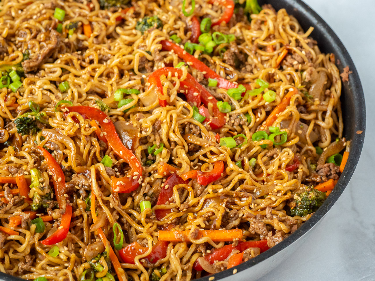 https://cdn.greatlifepublishing.net/wp-content/uploads/sites/2/2022/05/09114304/Ground-Beef-Ramen-Skillet-Horizontal-4.jpg