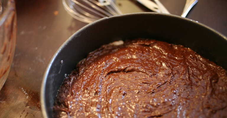 When To Use Dark Or Nonstick Pans?