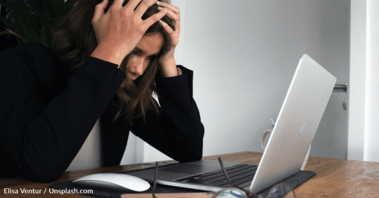 Employer Forces Employees To Sign A Pledge To Show Up Early For Work And Not Whine