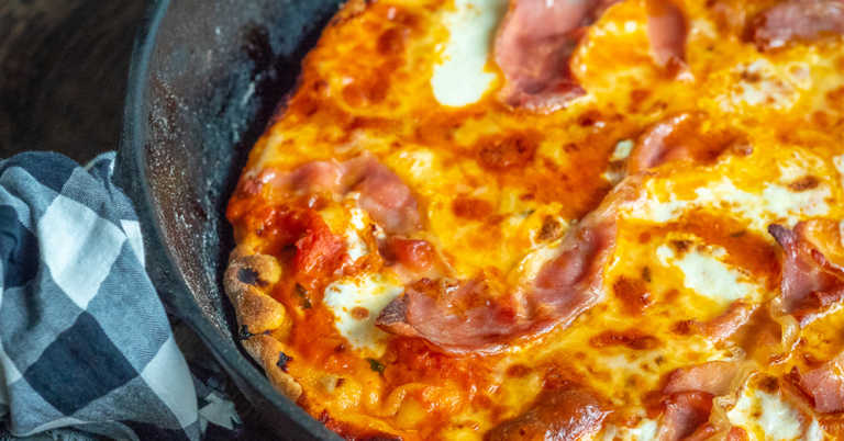 Vodka Sauce Pizza with Prosciutto