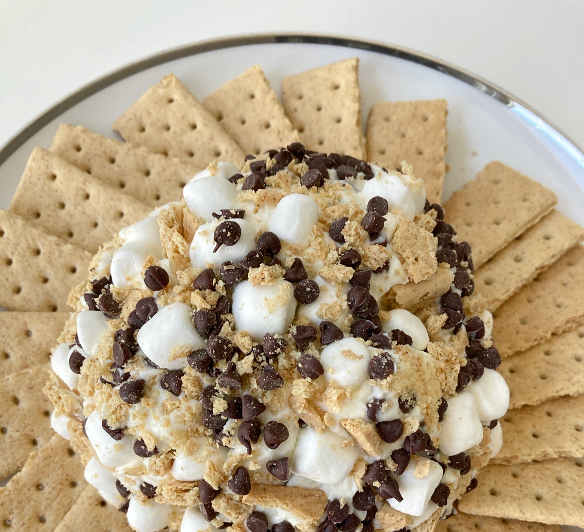 S’mores Marshmallow Cheese Ball