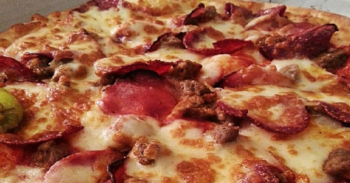 Man Accidentally Orders Papa John Pizza With No Toppings | 12 Tomatoes