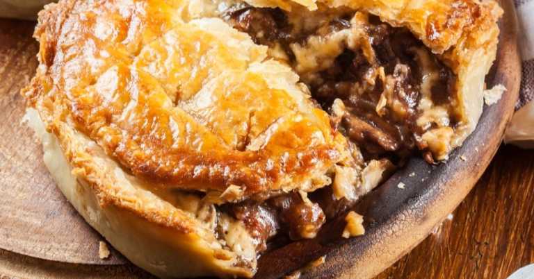 Homestyle Chunky Beef and Mushroom Pie