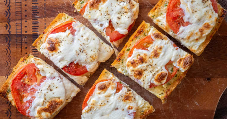 Cheesy Tomato Stuffed Garlic Bread