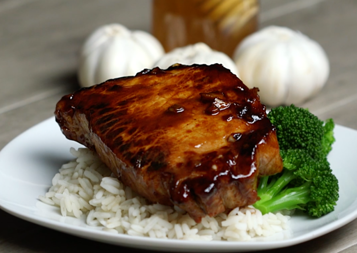 Sticky Garlic Pork Chops