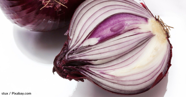 How To Clean A Grill Using An Onion