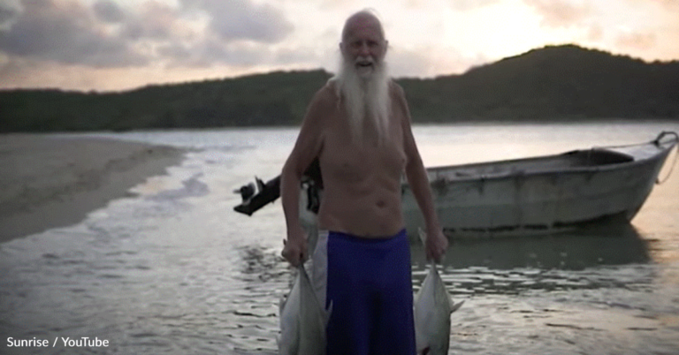 Ex-Millionaire Moves To A Deserted Island With 2 Mannequins
