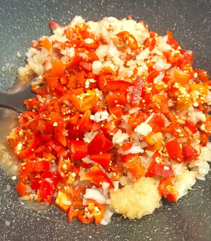“The Hots” Homemade Hot Pepper Relish 12 Tomatoes