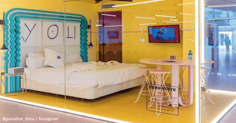 You Can Stay In This ‘Glass’ Hotel Room For Free But The Entire Lobby Can Watch You Sleep