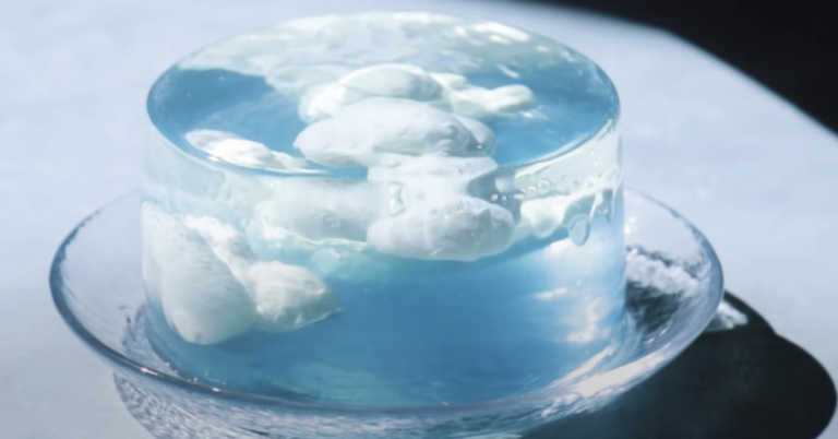 This Gelatin Cloud Cake Takes A No-Bake Dessert To The Next Level