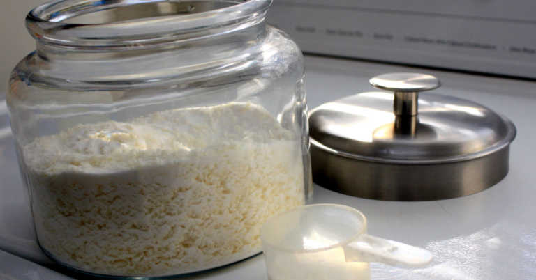 Cut Your Laundry Bills By Making This DIY Laundry Detergent
