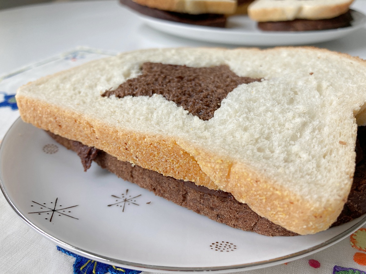 1925 Chocolate Sandwiches