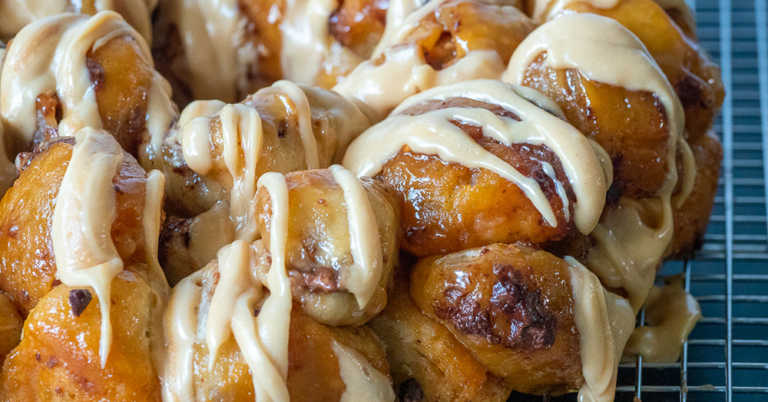 Snicker’s Monkey Bread