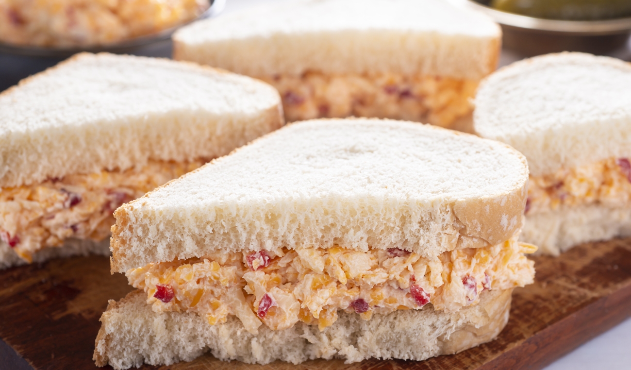 Pimento Cheese Sandwich Horizontal 1