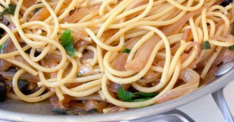 Caramelized Onion Spaghetti