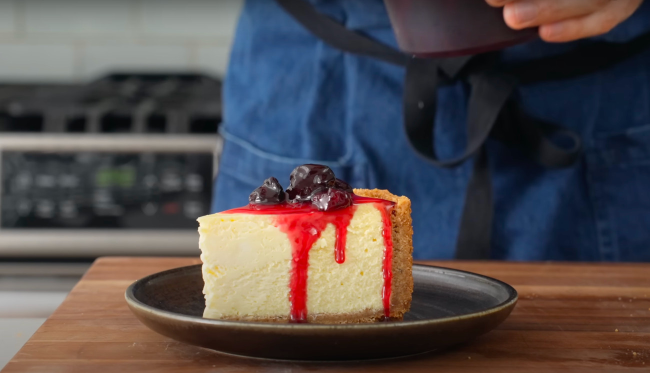 I discovered that crockpot liners are excellent at protecting your  cheesecake in the water bath! : r/Baking