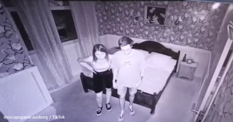 Boyfriend Shoves Girlfriend In Escape Room To Save Himself