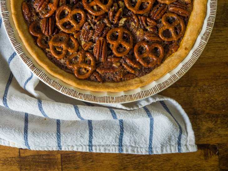 Chocolate-Pretzel-Pecan-Pie-Horizontal-6-of-17-728x546