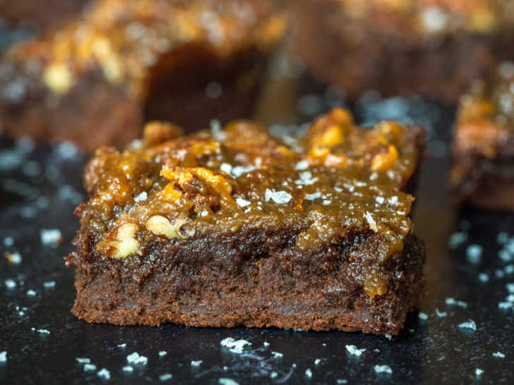 Salted-Pecan-Pie-Brownies-Horizontal-7-728x546