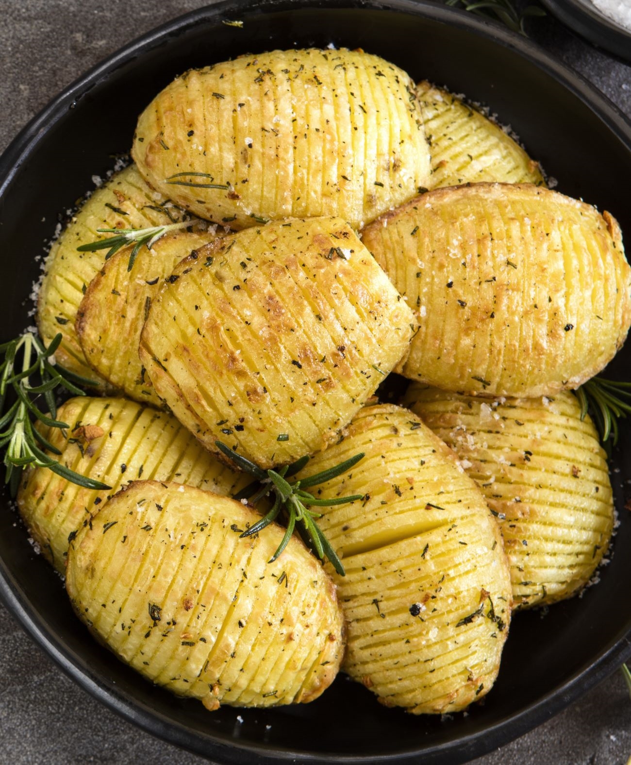 Air Fryer Hasselback Potatoes Vertical 1