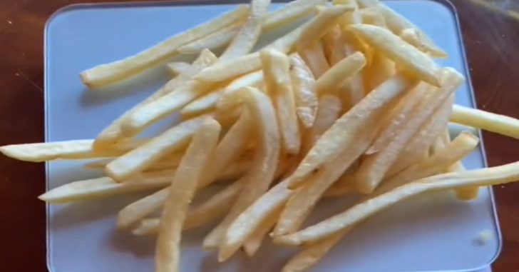 TikToker Debunks Myth About McDonald’s French Fries | 12 Tomatoes