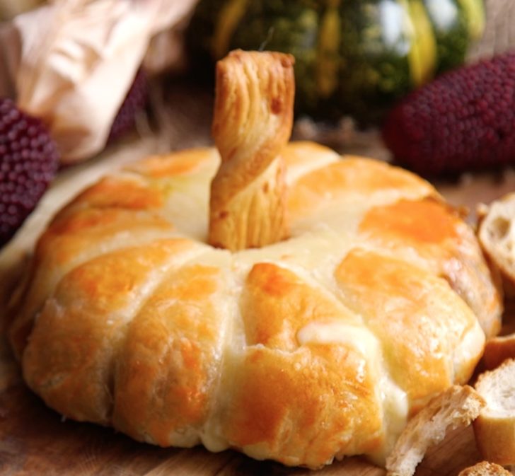 Pumpkin-Baked-Brie-1-728x673