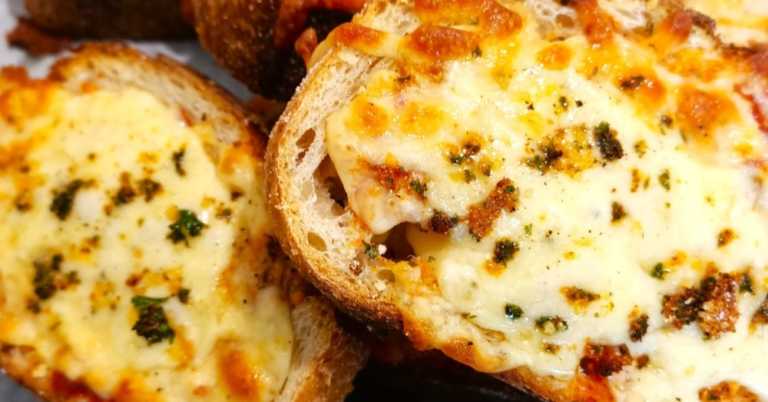 Sheet Pan Chili Cheese Bread