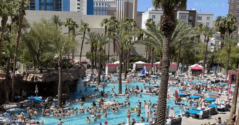 Man Spots His Doppelgänger While Swimming In A Pool In Las Vegas