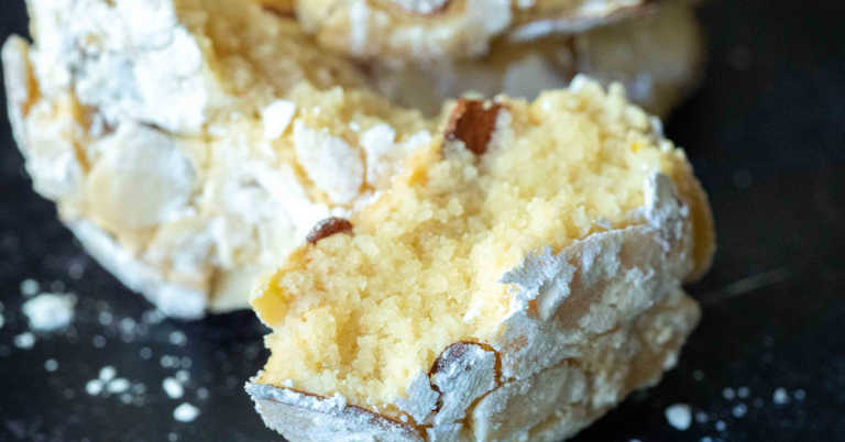 Amaretti Cookies