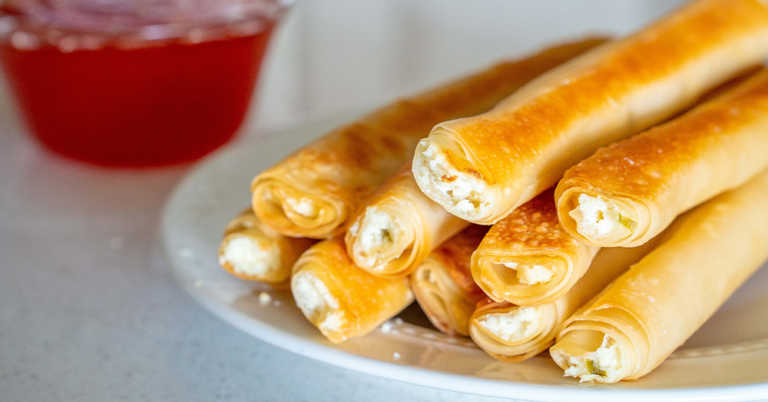 Baked Cream Cheese Rangoon Rolls