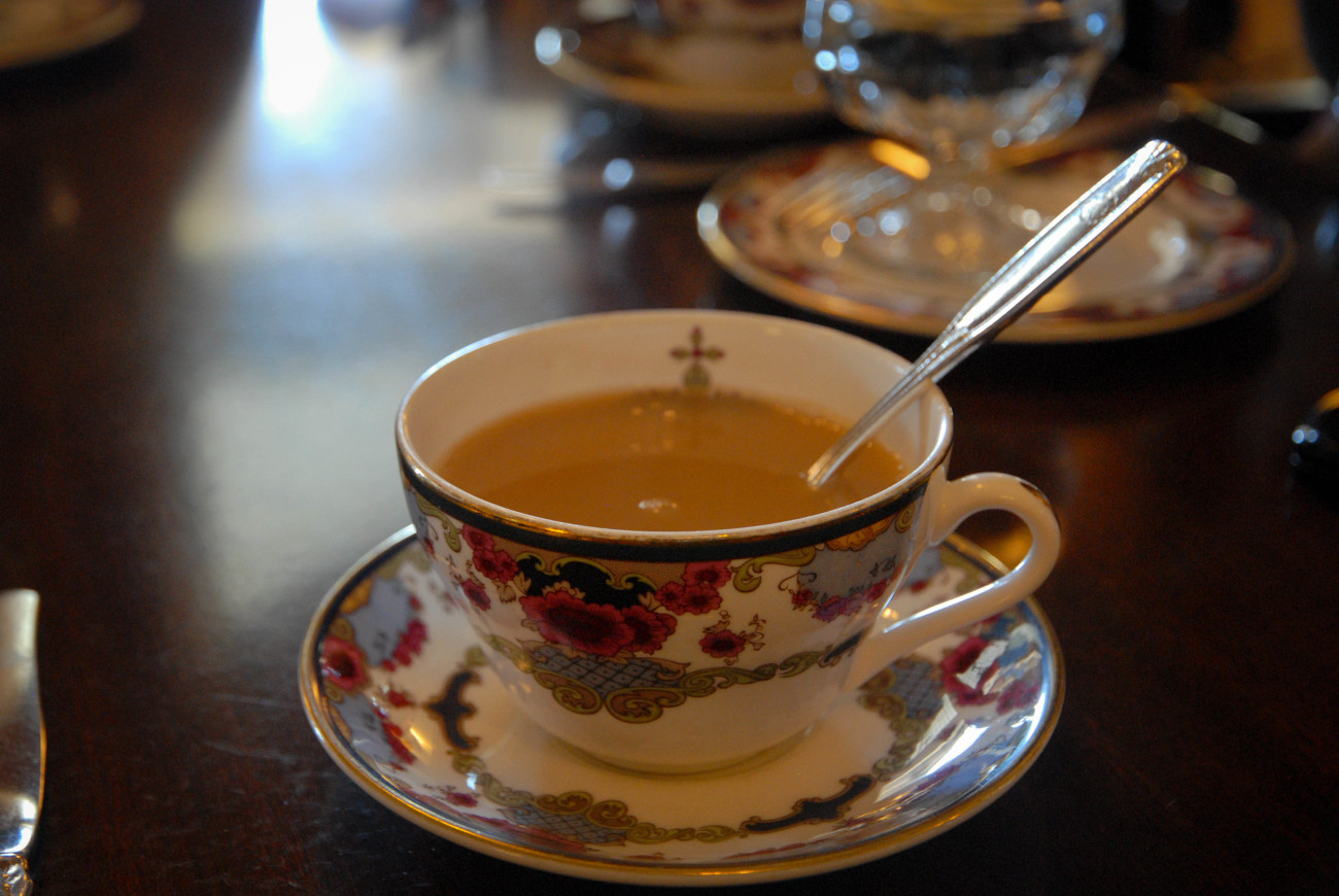 Pouring milk first makes the ideal cup of tea, research shows - Heart