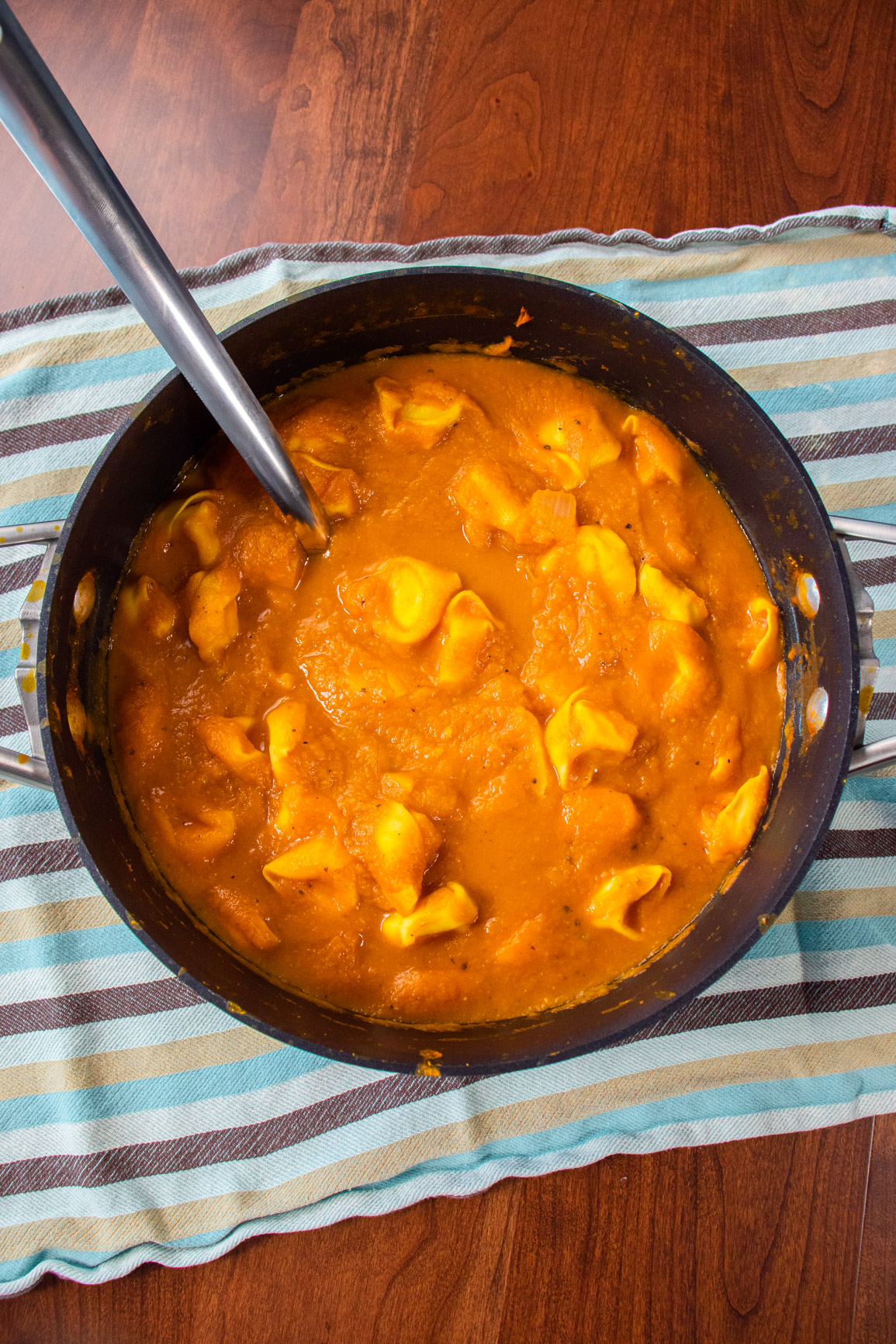 https://12tomatoes.com/pumpkin-soup-with-tortellini/