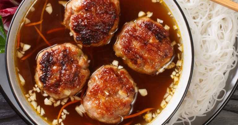 Vietnamese Meatballs and Noodles (Bún chả)