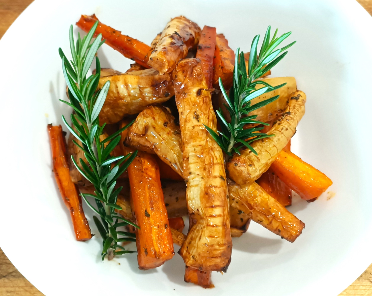Sheet Pan Maple Butter Carrots and Parnsips Horizontal 1