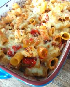 Spicy Feta and Bacon Pasta Bake | 12 Tomatoes