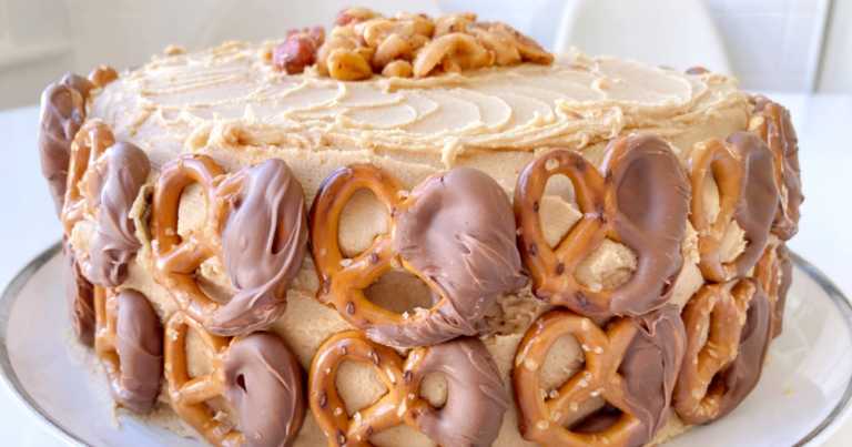 Peanut Butter Pretzel Cake