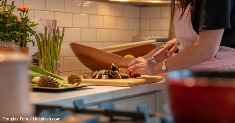New Survey Shows American Families Are Struggling To Make Dinner Plans