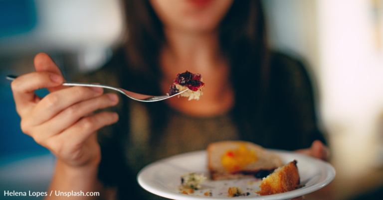 Study Shows Eating At 5 PM May Be Healthier Than Eating Later