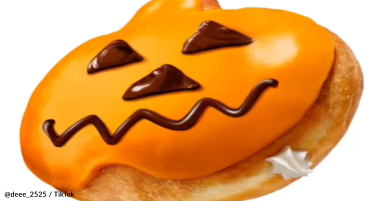 Woman Orders Dunkin’ Halloween Donut And It Looks Nothing Like The Ad