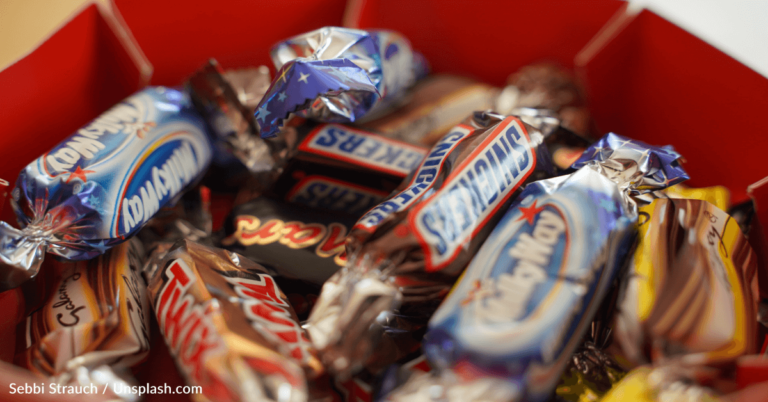 Map Shows Favorite Halloween Candies In The US: State By State